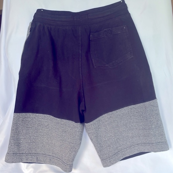 CSG Champs Sports Gently Worn Gear Men’s Fleece Shorts Size M Gray/Black - Picture 5 of 10